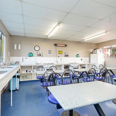 Beach Road Holiday Park Otatara Exterior photo